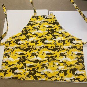 Iowa Hawkeyes (University of Iowa) Yellow and Brown Camouflage BBQ Apron